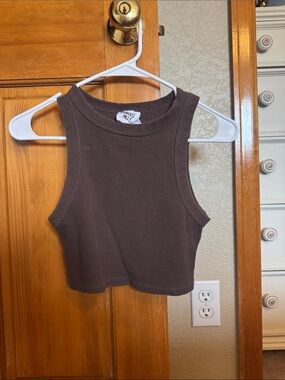Sleeveless Ribbed Cropped Tank Top - Brown
